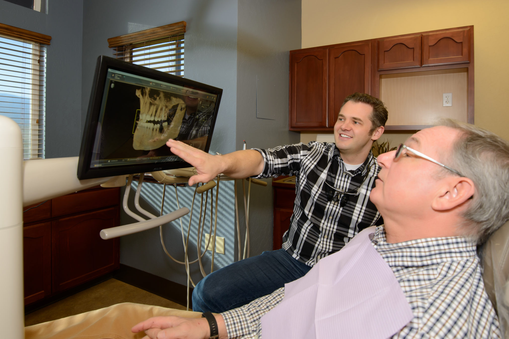 consult with a patient who was looking for an emergency dentist appointment and was seen same-day at Woodland Family Dental. 